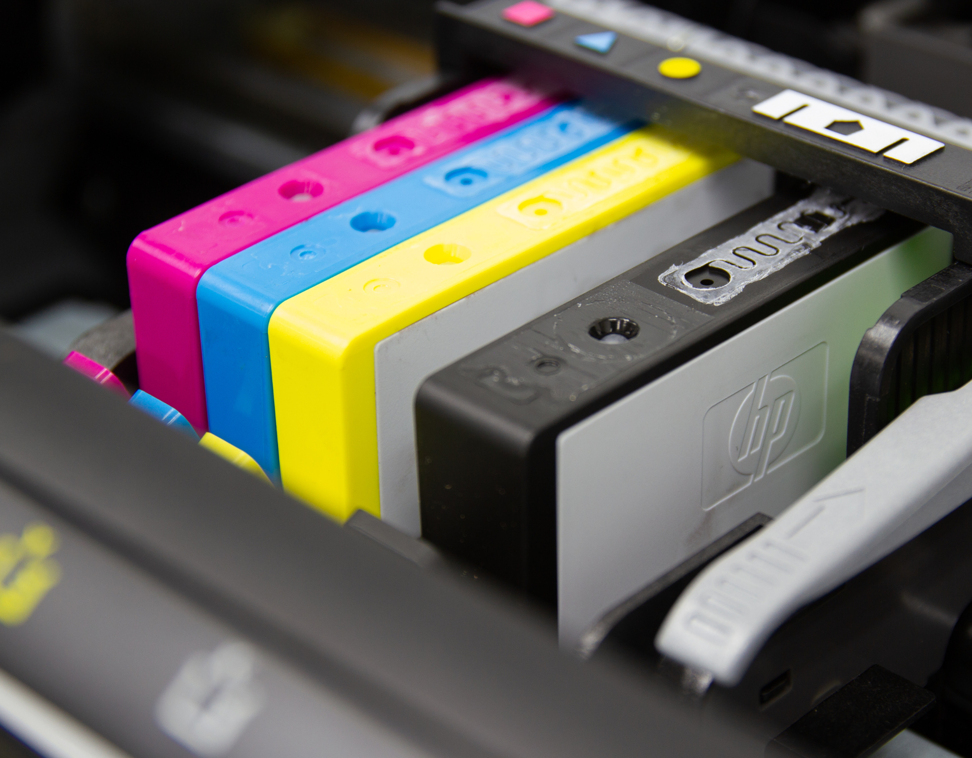 Replacing ink cartridges in your Epson printer is a straightforward task — but doing it correctly is key to avoiding printing errors, streaks, or damage to the printhead.